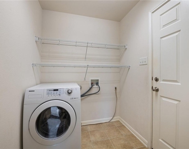 3800 Vonnegut Ct - Photo Thumbnail 26
