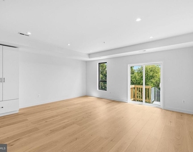 2534 Elvans Road Se - Photo Thumbnail 25