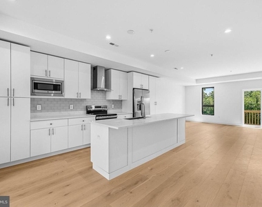 2534 Elvans Road Se - Photo Thumbnail 4