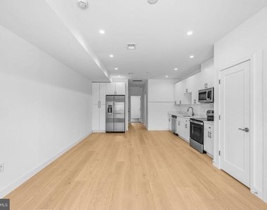 2534 Elvans Road Se - Photo Thumbnail 11