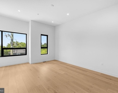 2534 Elvans Road Se - Photo Thumbnail 40