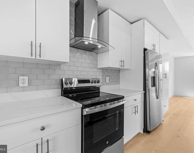2534 Elvans Road Se - Photo Thumbnail 5