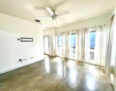 5900 Toscana Ave - Photo Thumbnail 11
