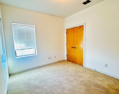 5900 Toscana Ave - Photo Thumbnail 16