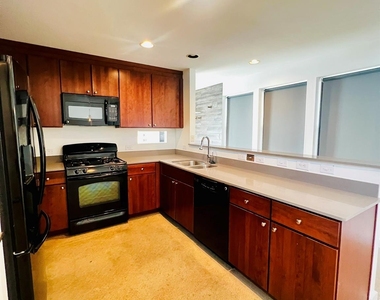 5900 Toscana Ave - Photo Thumbnail 9