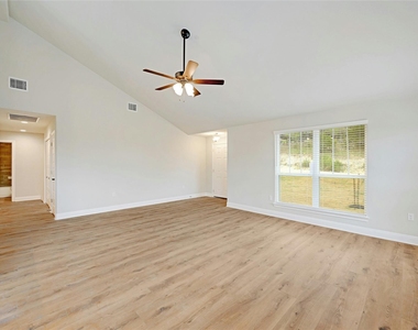 21502 Paine Ave - Photo Thumbnail 5