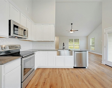 21502 Paine Ave - Photo Thumbnail 11