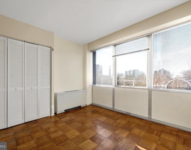 1311 Delaware Avenue Sw - Photo Thumbnail 2
