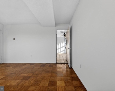 1311 Delaware Avenue Sw - Photo Thumbnail 8
