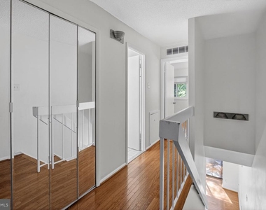 3030 Gentain Court Ne - Photo Thumbnail 5
