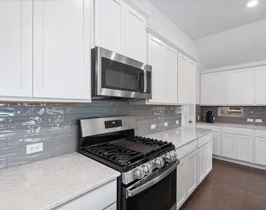 12215 Coronilla Bnd - Photo Thumbnail 9