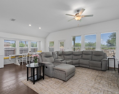 12215 Coronilla Bnd - Photo Thumbnail 13