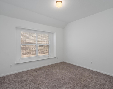 12215 Coronilla Bnd - Photo Thumbnail 27