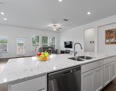 12215 Coronilla Bnd - Photo Thumbnail 10