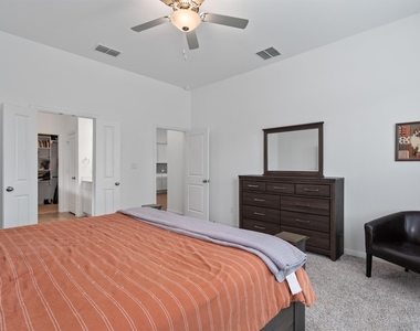 12215 Coronilla Bnd - Photo Thumbnail 16