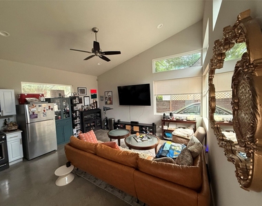 1413 Sanchez St - Photo Thumbnail 1