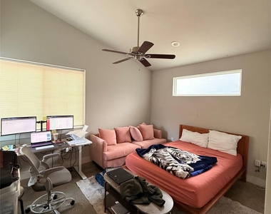 1413 Sanchez St - Photo Thumbnail 5
