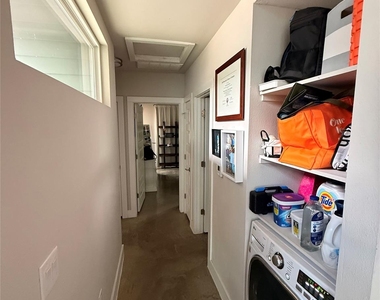 1413 Sanchez St - Photo Thumbnail 4