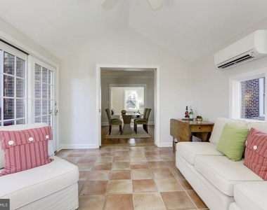 5539 30th Place Nw - Photo Thumbnail 14