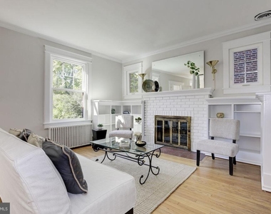 5539 30th Place Nw - Photo Thumbnail 4
