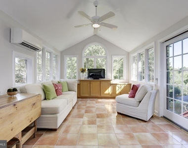 5539 30th Place Nw - Photo Thumbnail 13