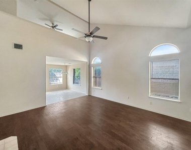 1503 Catalina Dr - Photo Thumbnail 7