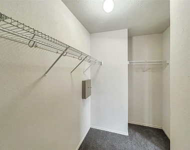 1503 Catalina Dr - Photo Thumbnail 10