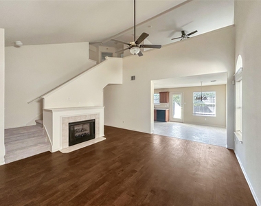 1503 Catalina Dr - Photo Thumbnail 3