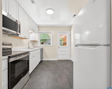 1272 Rio Road East - Photo Thumbnail 6