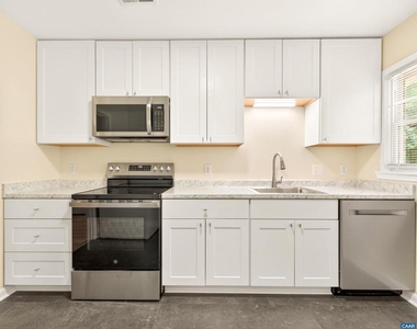 1272 Rio Road East - Photo Thumbnail 3