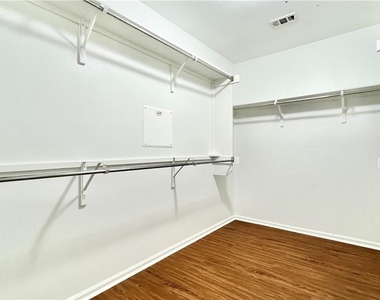 784 Kingfisher Ln - Photo Thumbnail 10