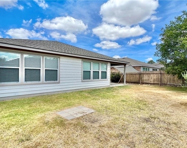784 Kingfisher Ln - Photo Thumbnail 17