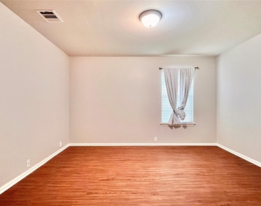 784 Kingfisher Ln - Photo Thumbnail 7