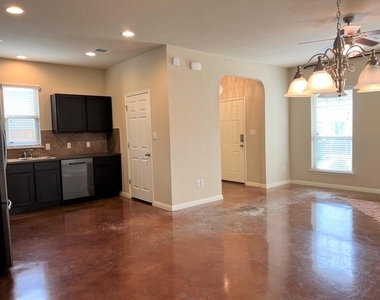 4505 Senda Ln - Photo Thumbnail 4