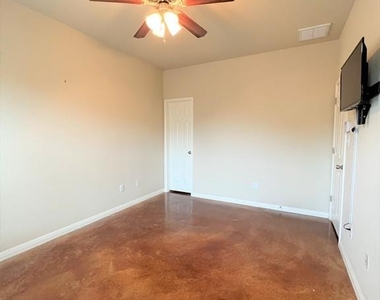 4505 Senda Ln - Photo Thumbnail 9