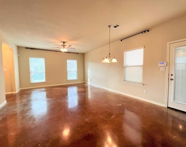 4505 Senda Ln - Photo Thumbnail 3