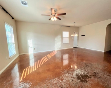 4505 Senda Ln - Photo Thumbnail 2