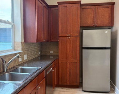1601 Miriam Ave - Photo Thumbnail 8