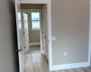 1601 Miriam Ave - Photo Thumbnail 11