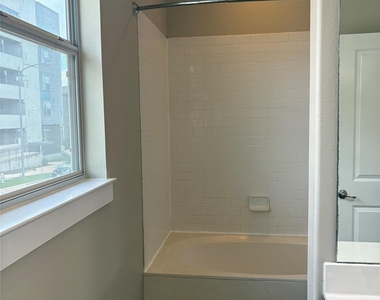 1601 Miriam Ave - Photo Thumbnail 16