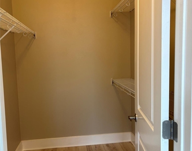 1601 Miriam Ave - Photo Thumbnail 12