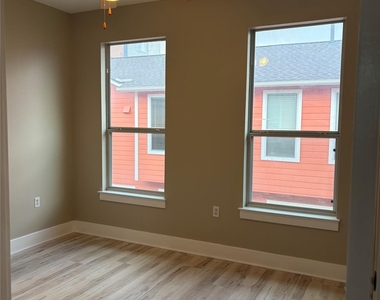 1601 Miriam Ave - Photo Thumbnail 9