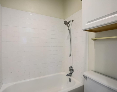 711 W 21st St - Photo Thumbnail 14