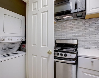 711 W 21st St - Photo Thumbnail 5