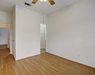 711 W 21st St - Photo Thumbnail 10