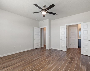 368 Banff Dr - Photo Thumbnail 16