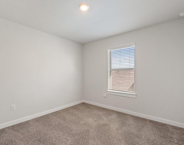 368 Banff Dr - Photo Thumbnail 26