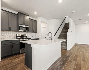 368 Banff Dr - Photo Thumbnail 13