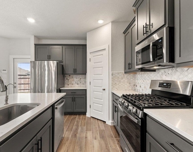368 Banff Dr - Photo Thumbnail 11