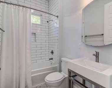 2406 E 16th St - Photo Thumbnail 19